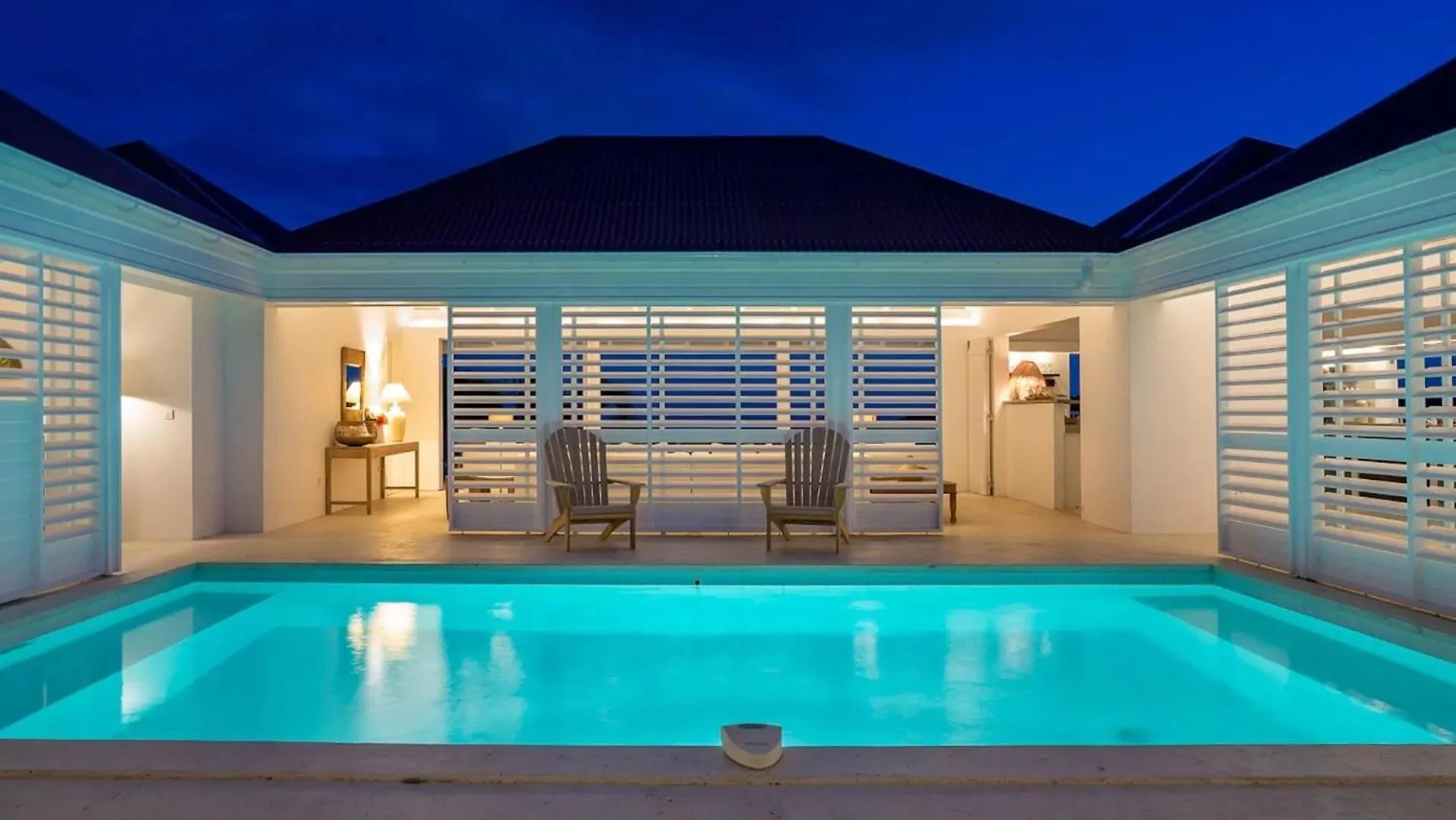 Oceanview Villa With Two Private Pools 구스타비아