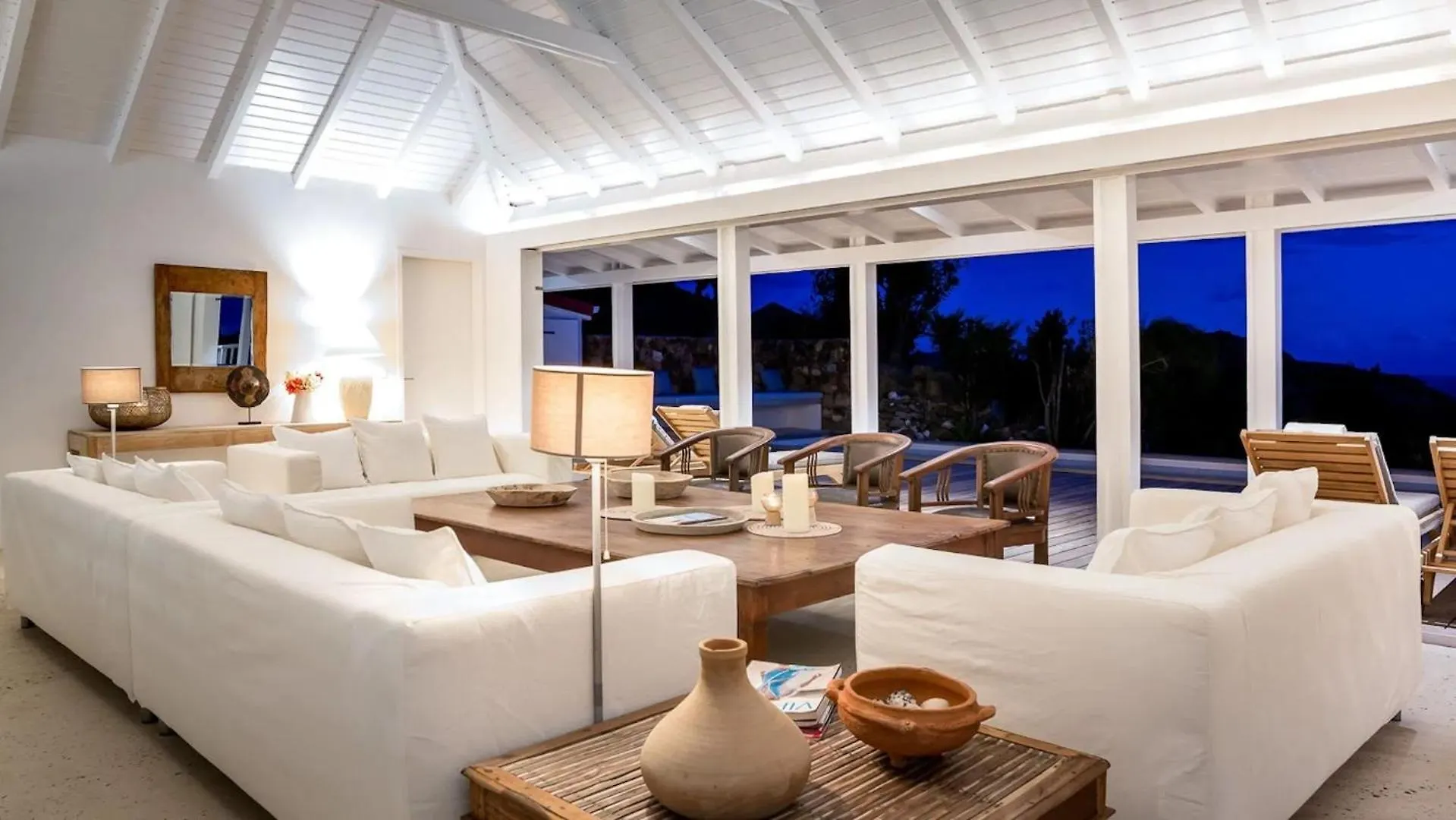 Oceanview Villa With Two Private Pools 구스타비아